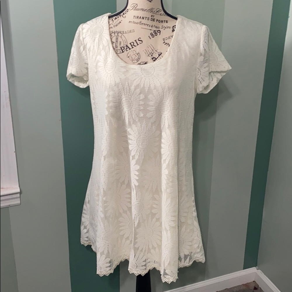 ☀️5/$20 Forever 21 Cream Lace Dress.